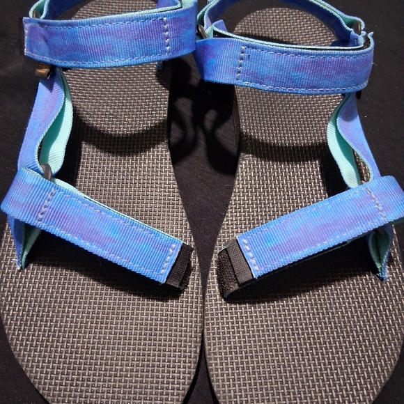 Teva Blue and Black Sporty Sandals with Adjustable Straps - Picture 10 of 10